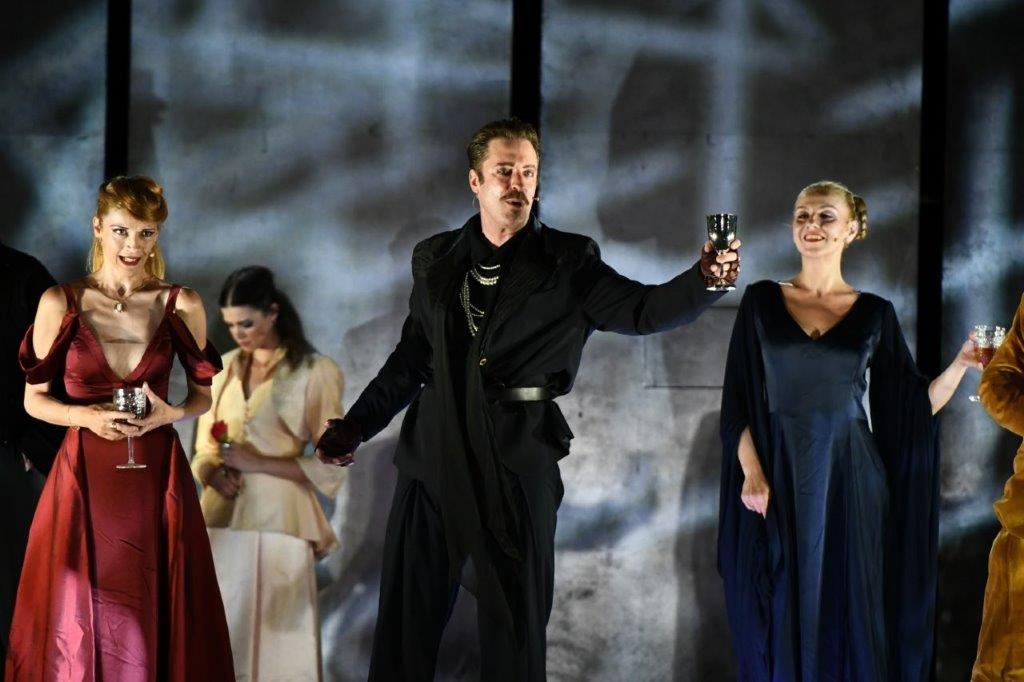 Ο «Άμλετ» γέμισε το Δημοτικό Θερινό Θέατρο