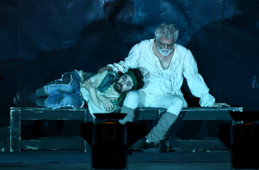 Ο Δον Κιχώτης στην Πάτρα «πολέμησε»… ανεμόμυλους - ΦΩΤΟ