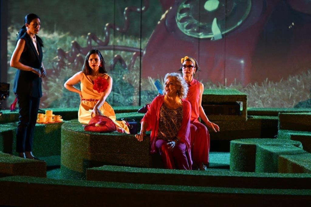 Πλήθος κόσμου για τις «Οκτώ γυναίκες»