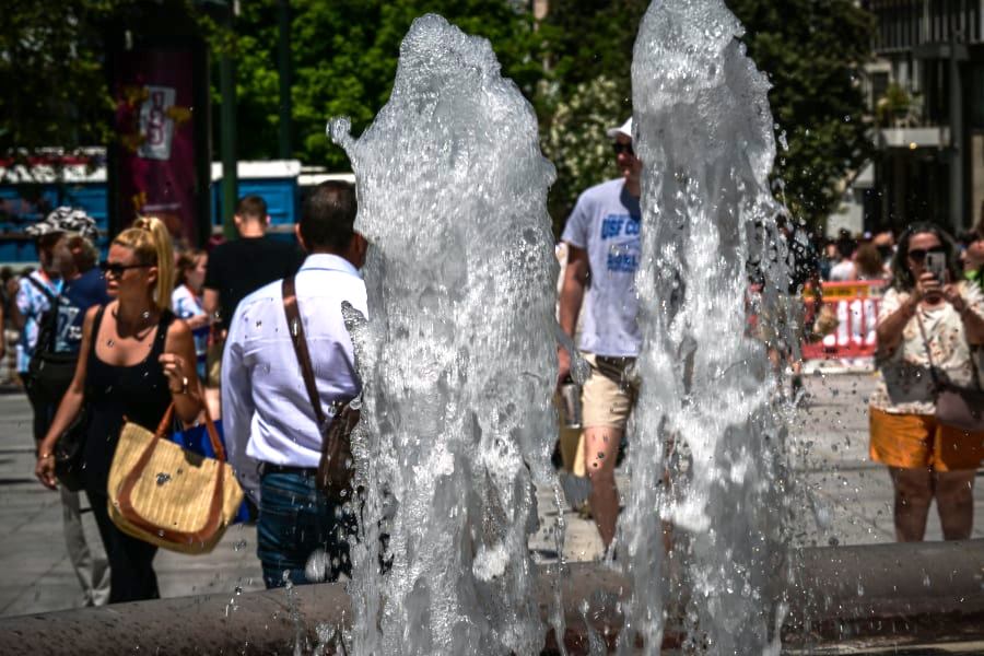 Καιρός: Ανάσες δροσιάς μετά από 15 μέρες - Έρχονται καταιγίδες...