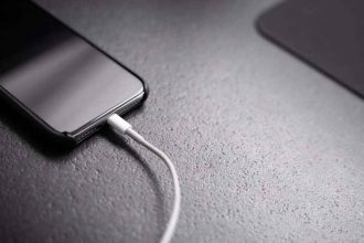 Τέλος οι φορτιστές - Πότε θα έρθει ένα καλώδιο για όλα τα κινητά