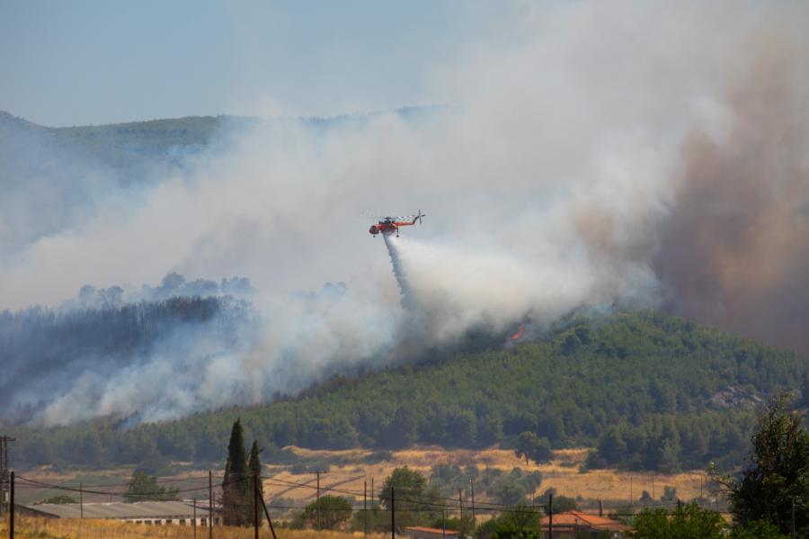 Ανεξέλεγκτη καίει η μεγάλη φωτιά στην Εύβοια - Συνεχή μηνύματα του 112 για εκκενώσεις (ΦΩΤΟ-ΒΙΝΤΕΟ)
