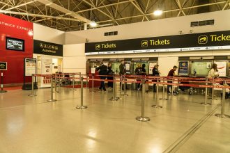 Ακτιβιστές μπλόκαραν τις πύλες αναχώρησης στο αεροδρόμιο Gatwick