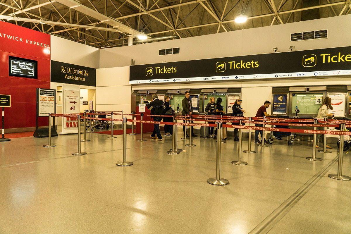 Ακτιβιστές μπλόκαραν τις πύλες αναχώρησης στο αεροδρόμιο Gatwick