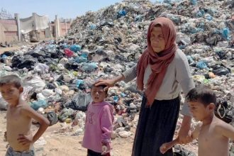 Γάζα: Τουλάχιστον 30 άνθρωποι έχασαν τη ζωή τους σε βομβαρδισμό σχολείου