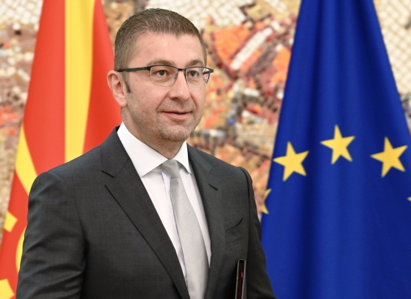 Μιλάει ξανά για «Μακεδονία» ο Μίτσκοσκι αλλά καλεί τον Μητσοτάκη για συνεργασία