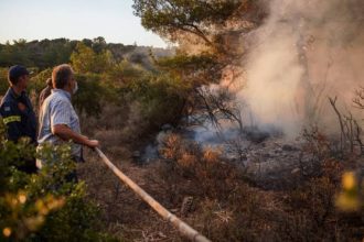 Υψηλός κίνδυνος πυρκαγιάς σε Αττική, Στερεά και Πελοπόννησο τη Δευτέρα