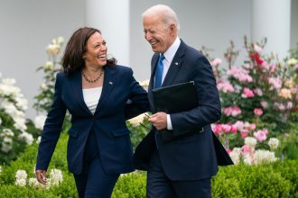 Ραγδαίες εξελίξεις στις ΗΠΑ: Ο Μπάιντεν στηρίζει την Κάμαλα Χάρις για υποψήφια των Δημοκρατικών στις προεδρικές εκλογές