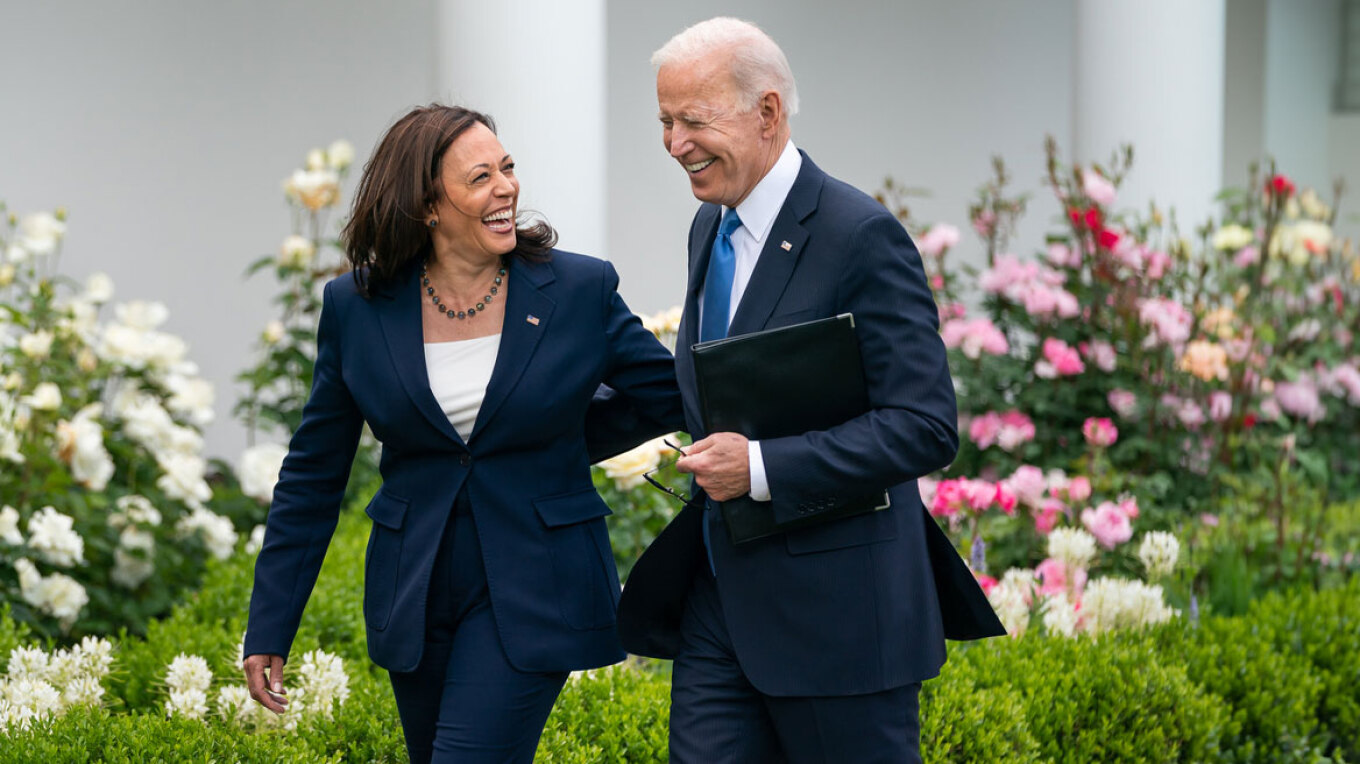 Ραγδαίες εξελίξεις στις ΗΠΑ: Ο Μπάιντεν στηρίζει την Κάμαλα Χάρις για υποψήφια των Δημοκρατικών στις προεδρικές εκλογές