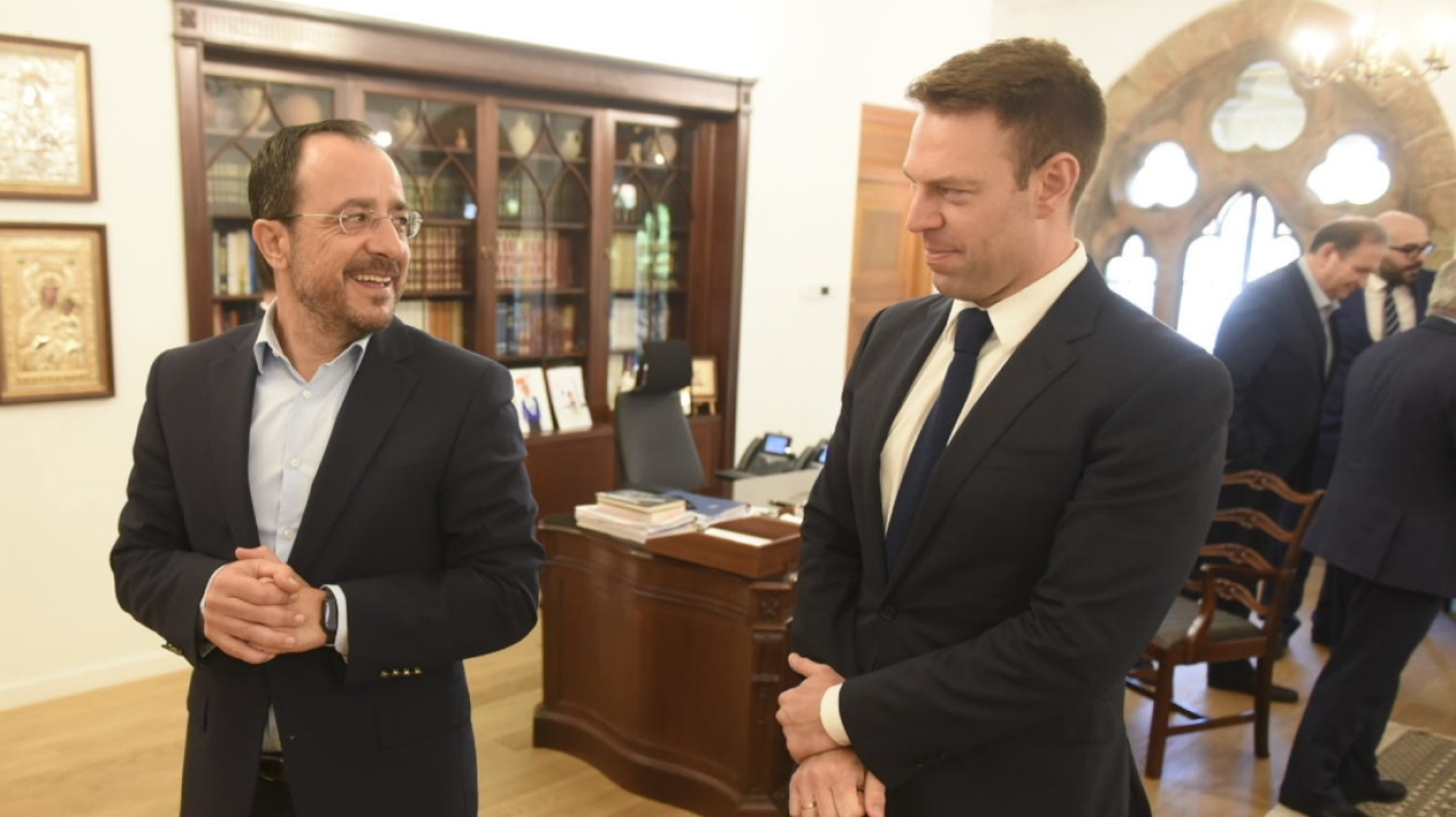 Κασσελάκης: «Είχε συζήτηση ο Γεραπετρίτης με τον Τούρκο ομόλογό του για να δοθεί και από μεριάς τους άδεια έρευνας στο ιταλικό πλοίο;»