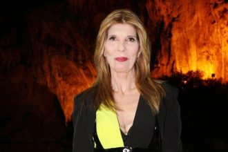 Κατερίνα Στανίση: Οι τραγουδίστριες θέλουν να φαίνονται μικρότερες, αλλά όχι να γίνομαι γελοία και να ντύνομαι σαν 15χρονη