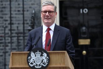 Βρετανία – Στάρμερ: «Το έργο μας είναι επείγον και αρχίζει τώρα» – Οι πρώτες δηλώσεις του νέου πρωθυπουργού