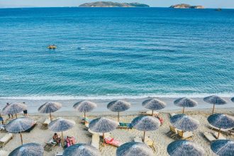 Καιρός: Σε κλοιό καύσωνα η χώρα με 43άρια Τετάρτη και Πέμπτη