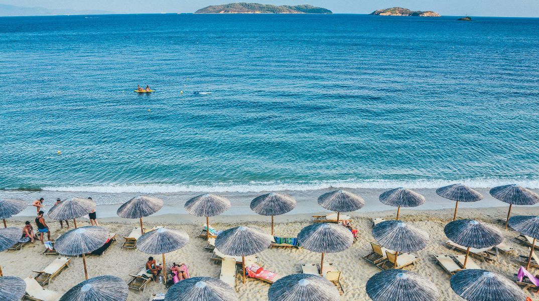 Καιρός: Σε κλοιό καύσωνα η χώρα με 43άρια Τετάρτη και Πέμπτη