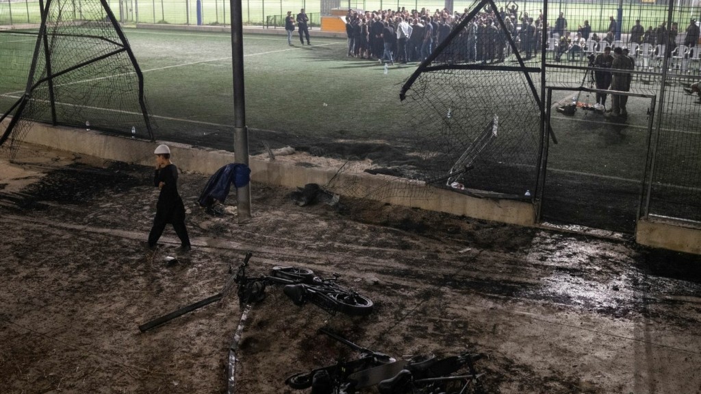 Μέση Ανατολή: Οργή για το μακελειό με τα 12 νεκρά παιδιά - Φόβοι για κλιμάκωση, αντίποινα Ισραήλ και απειλές στη Χεζμπολάχ