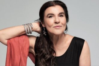 Η Λυδία Κονιόρδου αποκαλύπτει: «Επί 50 χρόνια δεν έχω κάνει αυτό που λέμε διακοπές, μπάνια»