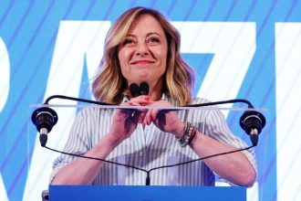 Περιχαρής η Μελόνι για το αποτέλεσμα των γαλλικών εκλογών: Η δαιμονοποίηση της ακροδεξιάς δεν λειτουργεί πια