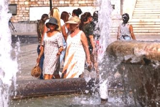 Τους 43 βαθμούς θα αγγίξει η θερμοκρασία την Πέμπτη - Ο καύσωνας παίρνει παράταση μέχρι την Κυριακή!