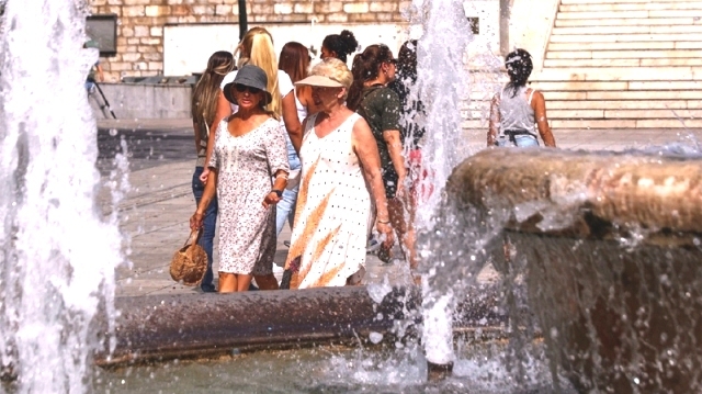 Τους 43 βαθμούς θα αγγίξει η θερμοκρασία την Πέμπτη - Ο καύσωνας παίρνει παράταση μέχρι την Κυριακή!