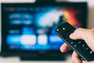 Τι θα βλέπουμε τα Σαββατοκύριακα στην TV τη νέα χρονιά - Πρόσωπα και νέες εκπομπές