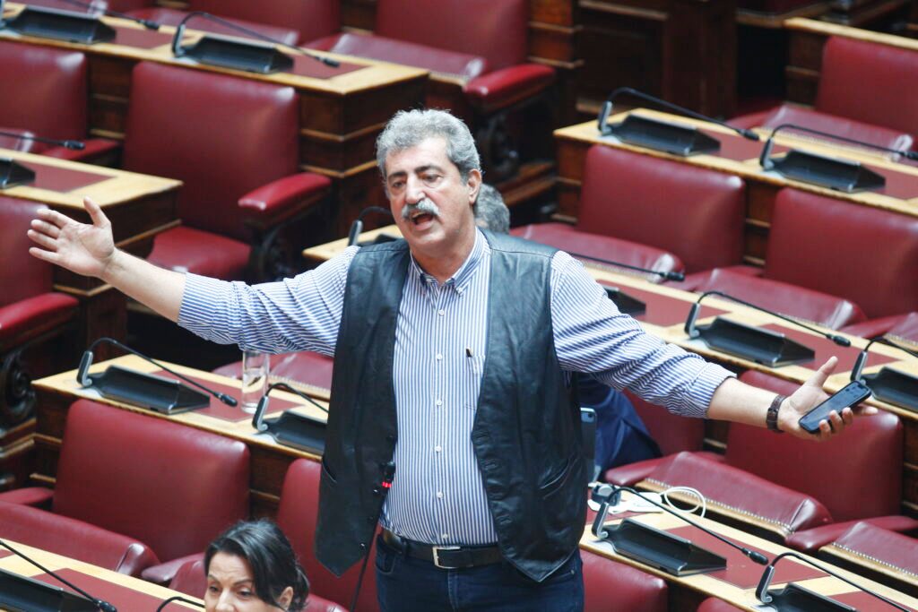 Παύλος Πολάκης: Η συνεργάτιδα του Γεωργιάδη κούναγε υποτιμητικά το κεφάλι της - Η κ. Λινού να ζητά συγγνώμη για αυτήν όχι για εμένα