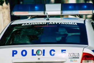 Σοκ στον Πειραιά: Συνελήφθη 16χρονη για απόπειρα δολοφονίας 19χρονης έξω από κλαμπ