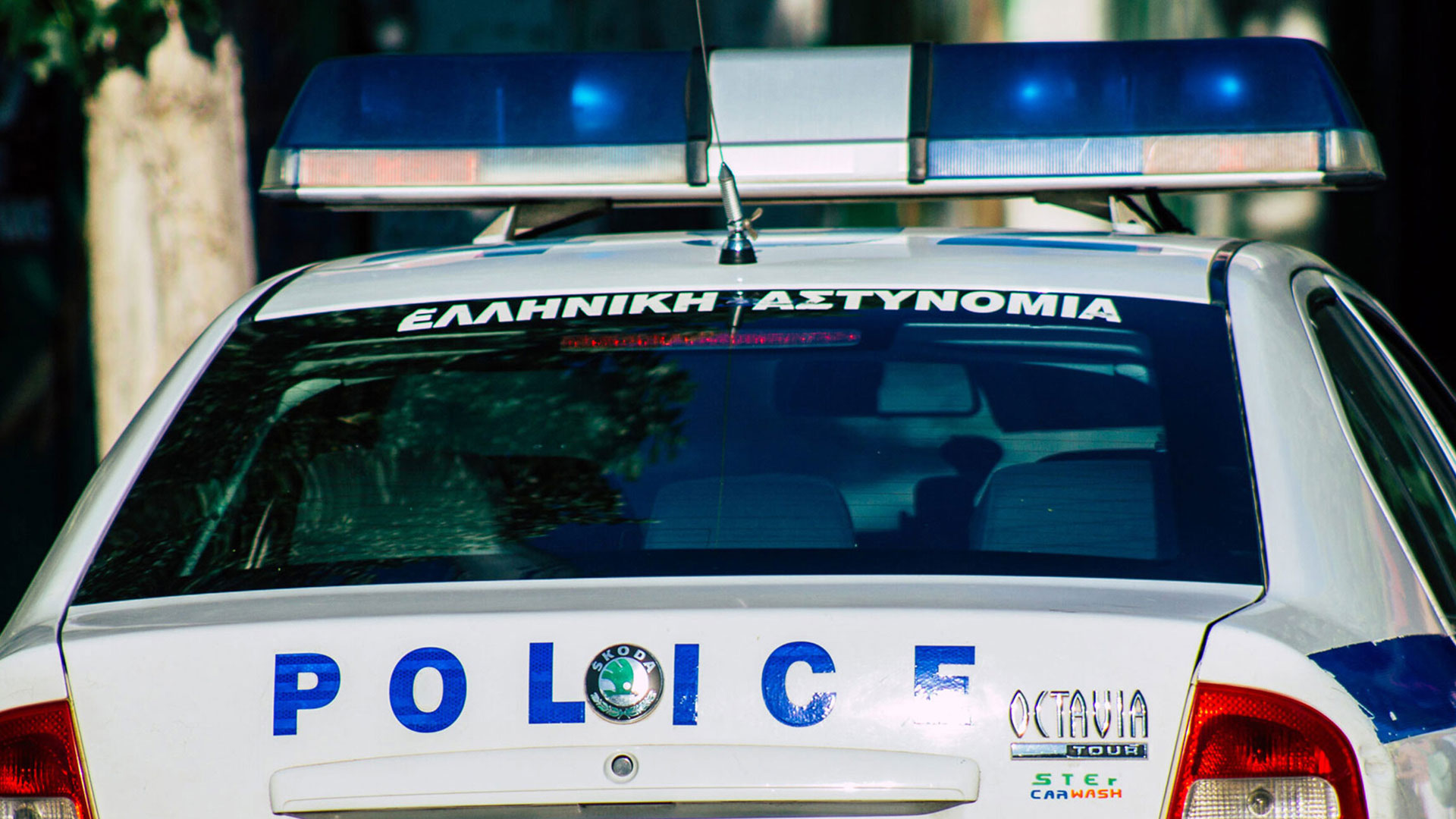 Σοκ στον Πειραιά: Συνελήφθη 16χρονη για απόπειρα δολοφονίας 19χρονης έξω από κλαμπ