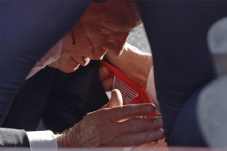 Τραμπ: Το Κρεμλίνο θεωρεί ότι η κυβέρνηση Μπάιντεν καλλιέργησε την ατμόσφαιρα που προκάλεσε την απόπειρα δολοφονίας