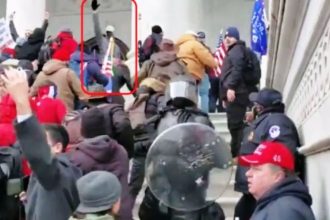 Φυλάκιση πέντε ετών σε πεζοναύτη που χαιρέτισε ναζιστικά έξω από το Καπιτώλιο κατά την εισβολή