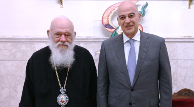 Συνάντηση Δένδια με τον Αρχιεπίσκοπο Ιερώνυμο