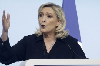 Γαλλία-Δημοσκόπηση: Το ακροδεξιό RN δεν εξασφαλίζει την πλειοψηφία στην εθνοσυνέλευση