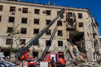 Η Μόσχα βομβαρδίζει ανηλεώς το Κίεβο - Τουλάχιστον 29 νεκροί