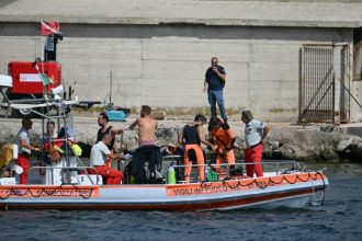 Σικελία: Οι ελπίδες για τους αγνοούμενους στερεύουν στο ναυάγιο του ιστιοφόρου ΦΩΤΟ-ΒΙΝΤΕΟ