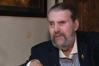 Πέθανε ο Λάκης Γιακουμής