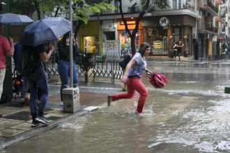 Η «Ψυχρή Λίμνη» φέρνει καιρική αστάθεια – Ποιες περιοχές κινδυνεύουν περισσότερο από τις καταιγίδες