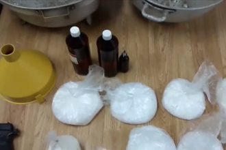 Εντοπίστηκε μεθαμφεταμίνη σε γλυκά που μοίραζε φιλανθρωπική οργάνωση