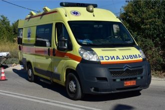 Καπανδρίτι: Νεκρή γυναίκα σε τροχαίο – Την παρέσυρε φορτηγό που πήγαινε στη φωτιά, έσωσε την 3χρονη ανιψιά της