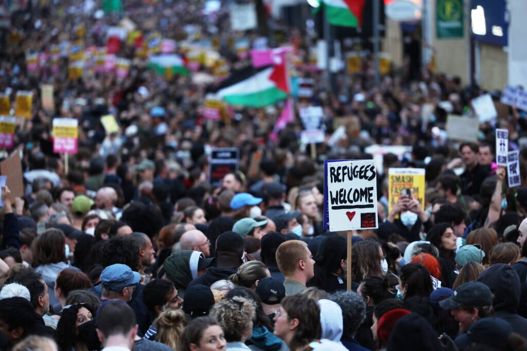 Σε συναγερμό οι αρχές στη Βρετανία για το ενδεχόμενο ταραχών το Σαββατοκύριακο