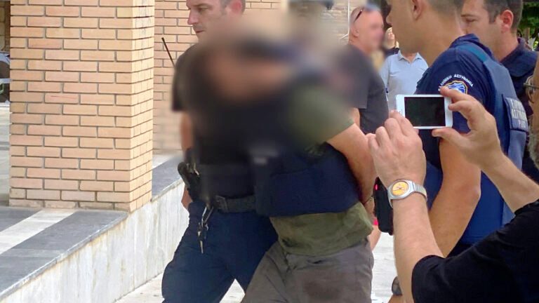 Σπάρτη: Ο πατέρας για τους βιασμούς της 9χρονης «έχει μετανιώσει για ό,τι έκανε και θα ομολογήσει» λέει ο δικηγόρος του