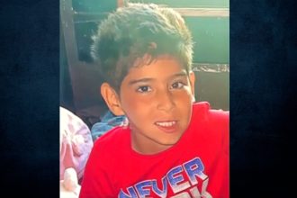 ΗΠΑ: Φρικτός θάνατος για 6χρονο - Η μητέρα του και ο φίλος της τον κάρφωναν σε τοίχο και τον πυροβολούσαν