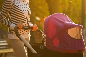 Παρίσταναν τις μητέρες και έκρυβαν σε... καρότσια τα κλοπιμαία