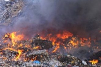 Φωτιά στον ΧΥΤΑ Αστυπάλαιας – Δεν υπάρχει κίνδυνος επέκτασης