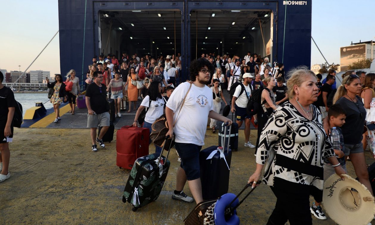 «Βουλιάζει» ξανά η Αθήνα: Μαζική επιστροφή των αδειούχων του Αυγούστου