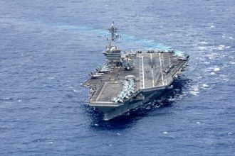 Σε «τεντωμένο σχοινί» η Μέση Ανατολή: Πολεμικές ενισχύσεις στέλνουν οι ΗΠΑ εν αναμονή αντιποίνων από το Ιράν