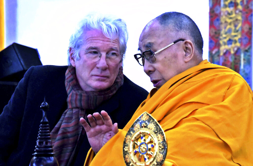 Ο Ρίτσαρντ Γκιρ θα είναι εκτελεστικός παραγωγός του ντοκιμαντέρ «Wisdom of Happiness» για τον Δαλάι Λάμα