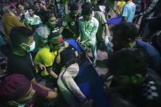 Μπανγκλαντές: Γενικευμένη διακοπή του Ίντερνετ στη χώρα - Διαδηλωτές καλούν σε πορεία αψηφώντας την απαγόρευση της κυκλοφορίας