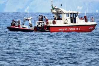 Ναυάγιο στη Σικελία: Μπερδεμένοι οι νηογνώμονες για τα αίτια της τραγωδίας - Φουντώνει η σεναριολογία
