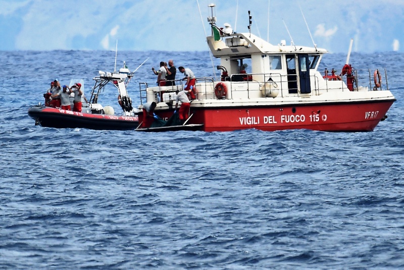 Ναυάγιο στη Σικελία: Μπερδεμένοι οι νηογνώμονες για τα αίτια της τραγωδίας - Φουντώνει η σεναριολογία