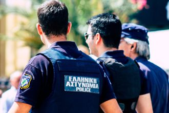 Γονείς και παιδιά έτρεχαν να σωθούν στο επεισόδιο σε beach bar της Χαλκιδικής - «Δέχθηκε σφαίρα στο στέρνο» συγκλονίζει μαρτυρία διασώστη