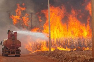 Η Βραζιλία «σε πόλεμο» με τις πυρκαγιές